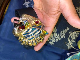 Let her Gucci tiger head belt