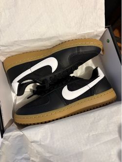 Nike shoes size 7 women