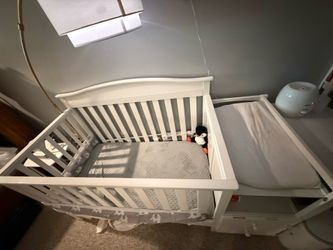 Crib for Toddlers/ Infants