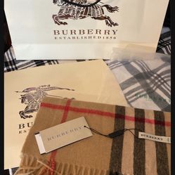 Burberry Cashmere Scarf With Gift Box & Gift Bag 