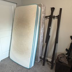 Twin Sized Bed Set
