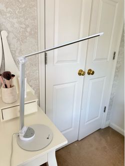 Touch screen lamp
