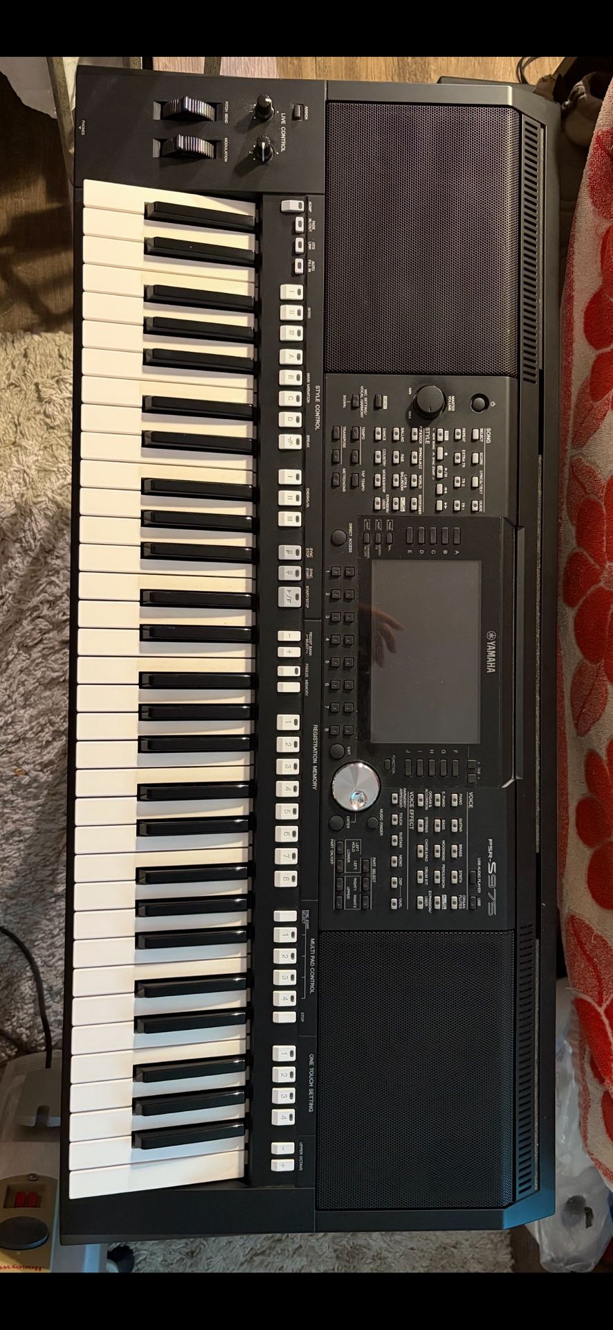 Yamaha PSR S975 Keyboard