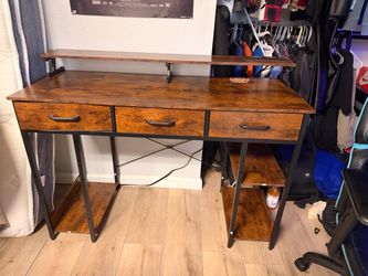 Computer desk