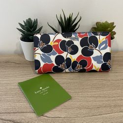 Kate Spade Floral Wallet ( New)