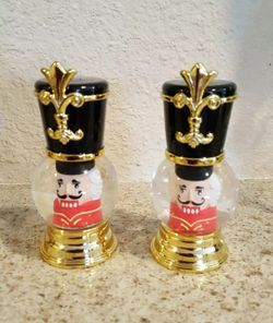 snow globe salt and pepper shaker