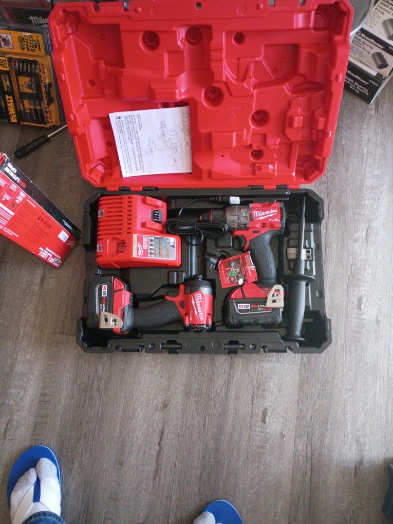 M18 Impact and Drill Kit Slightly Used Like New 
