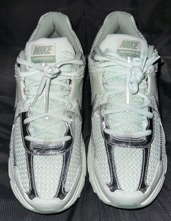 Nike Zoom Vomero 5 men’s sz 10.5