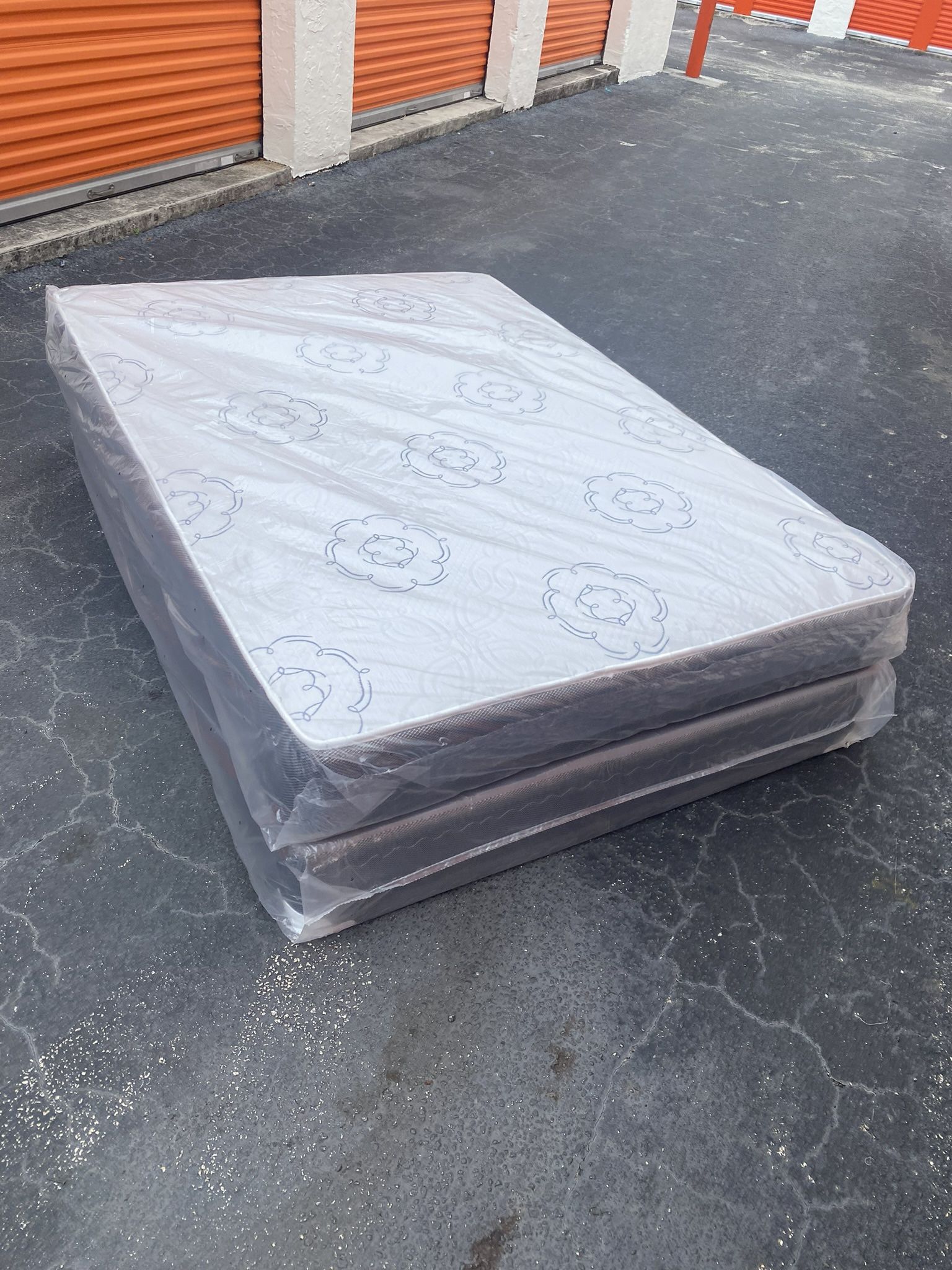 NEW FULL SIZE SET MATTRESS AND BOX SPR ING 2pcs
