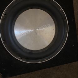 Audiobahn Subwoofer w speaker box