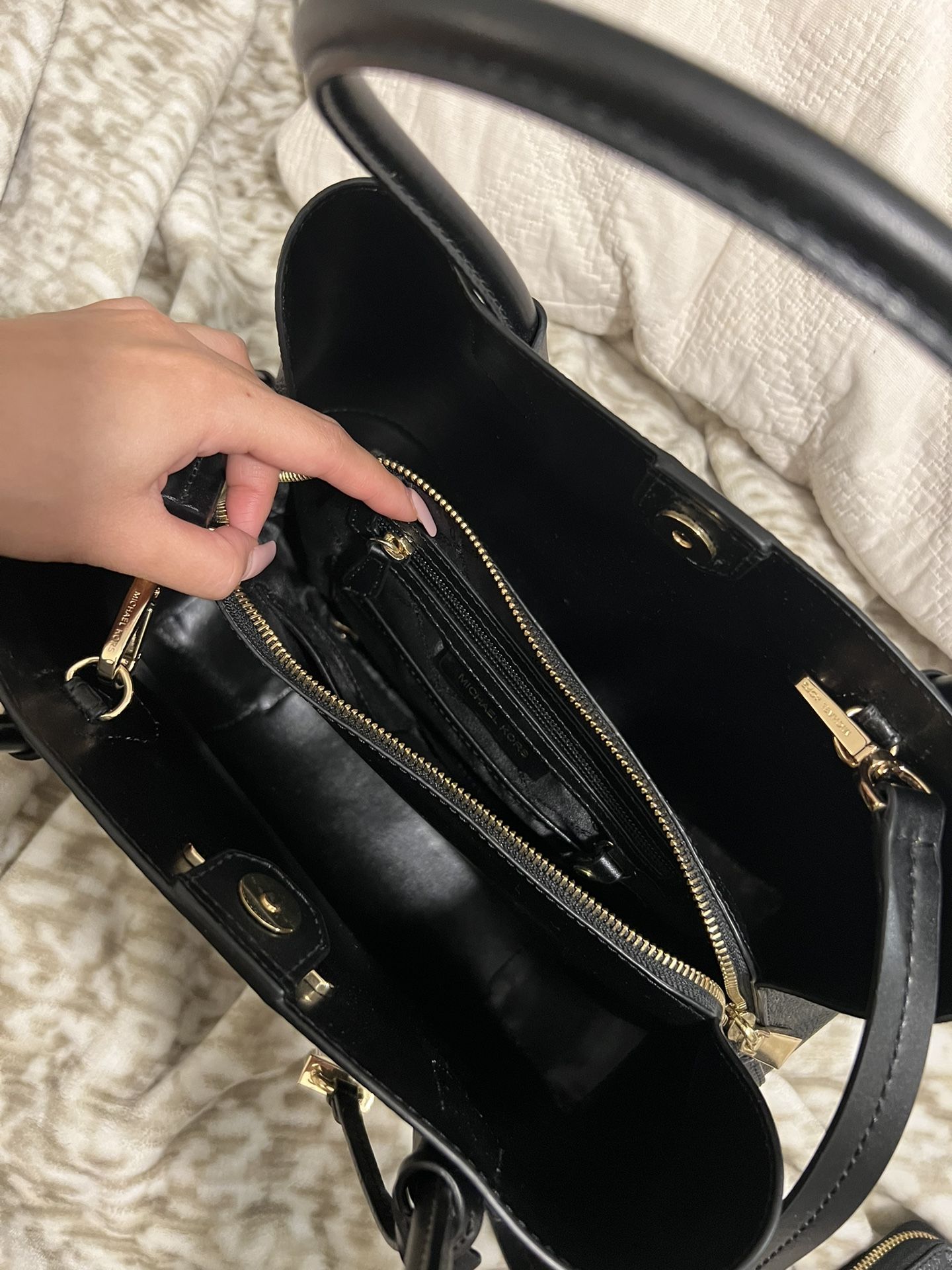 LIKE NEW Black Michael Kors Purse Other Clothing Shoes Acces