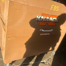 Knaack box