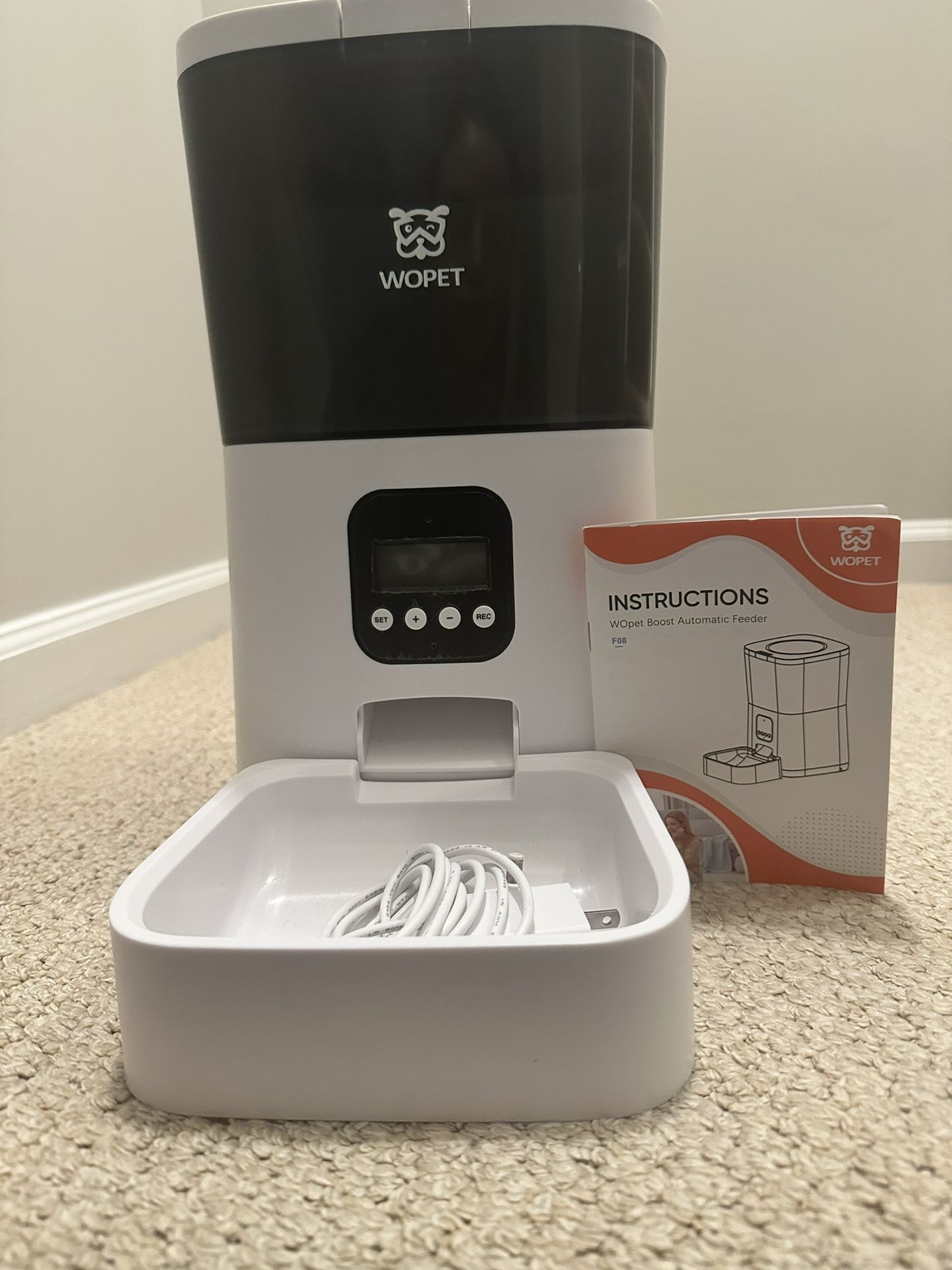 Brand New Unused Cat or Dog Automatic Feeder with Voice Recording Option (7L)