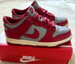 Nike Dunk Low UNLV size 4Y