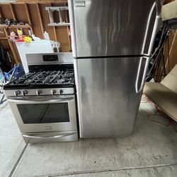 Frigidaire Stainless Steel Set