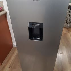 Small refrigerator