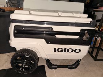 White Trailmate Journey 70 Qt Cooler