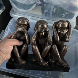 Monkey Statue 