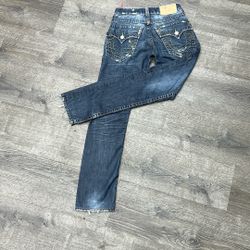 True Religion, Size 28