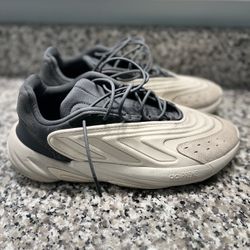 Adidas Ozelia Size 9.5 Worn 9/10 Condition 
