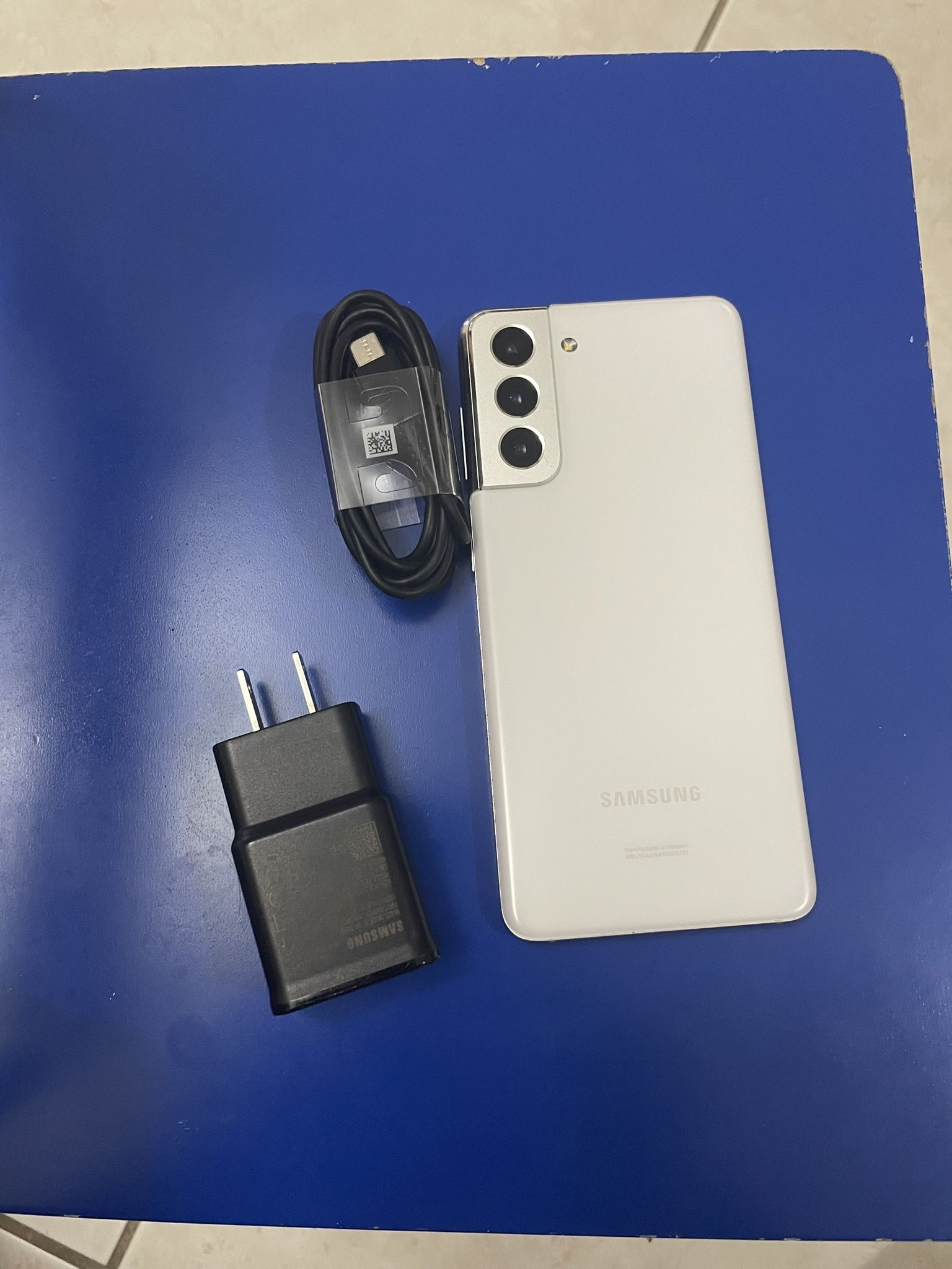 Samsung Galaxy S21 White 128gb Unlocked. Firm Price for Sale in Fort