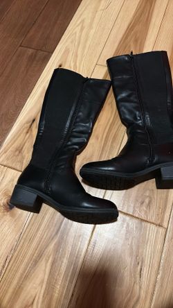 Botas De Mujer Size 6 Y 6.5 $15 Las 2 