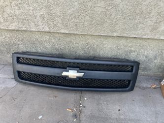 Chevy Silverado front grill