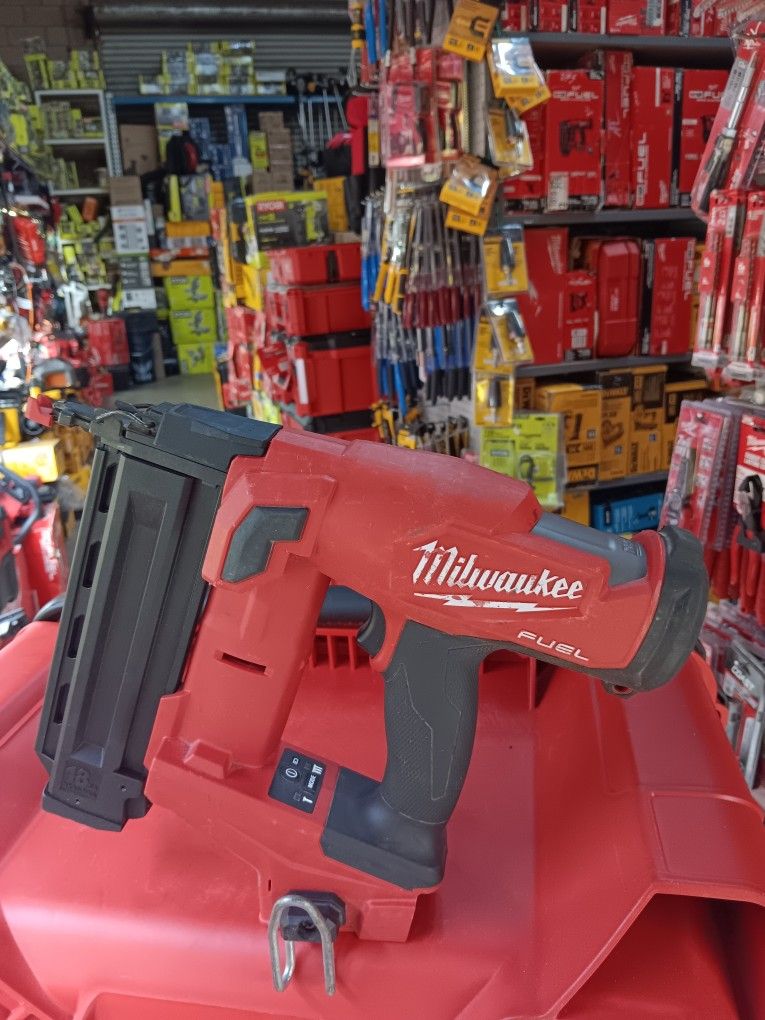 Milwaukee Fuel Brushless 18Ga Brad Nailer. Tool-Only