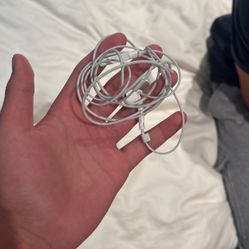 wired airpods lightning 
