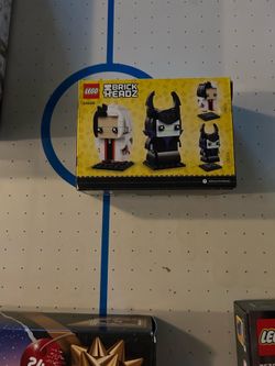 New in box Disney villain brick headz