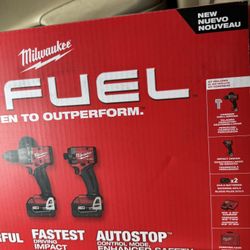 Milwaukee Impact Drill And Hammer Drill Combo Set