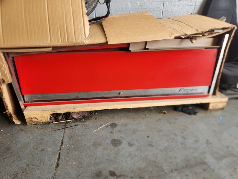 Snap on Hutch