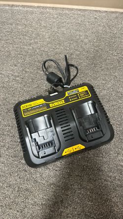 DEWALT 12V to 20V MAX Lithium-Ion Dual Port Jobsite Charging Station with (2) USB Ports