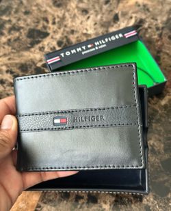 Tommy Hilfiger Men's Leather Wallet