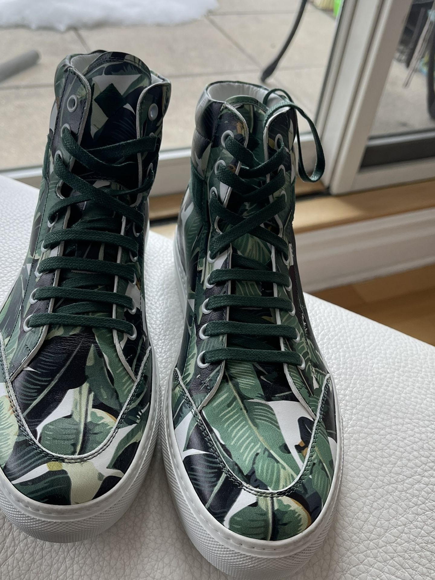 Beverly Hills Hotel Exclusive Sneakers Valued at 1200 Size 10