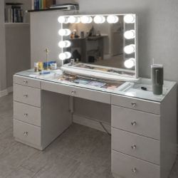 Impressions Vanity Set – Clean, Modern, Good Condition