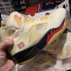 Off White 5 Brand New Original With Receipt