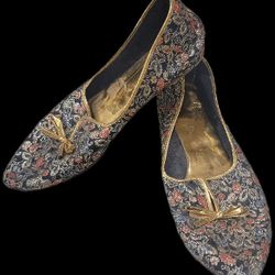 Brocade Flats Asian French Gold Trim Sz 8?