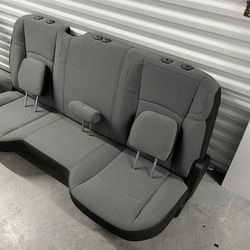 2019 DODGE RAM SEATS (car Seats) AND CHROME CAPS 