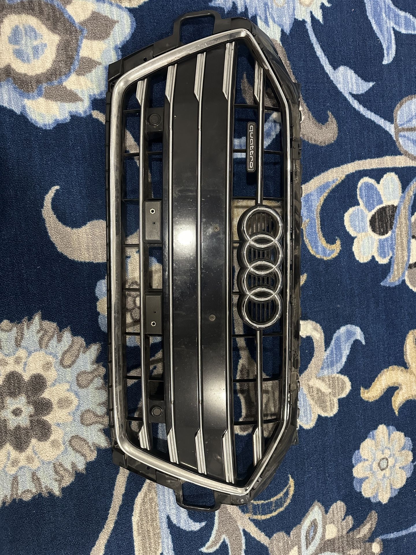 2021 Audi a4 Parts OEM Grill Splash Guard Grill Bracket Upper Grill Bracket