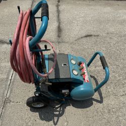 Makita Air Compressor - Great Condition  