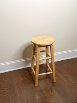 Circle seat counter barstool