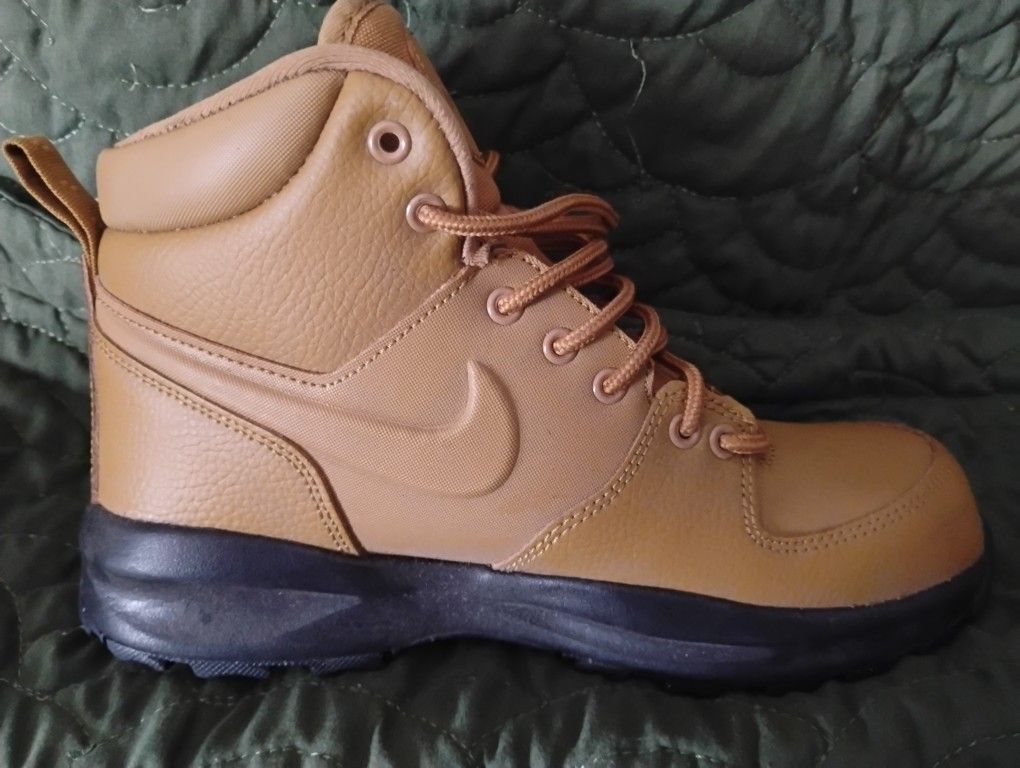 Nike Manoa Boots
