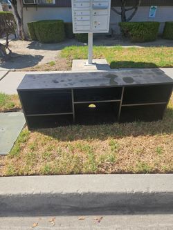 Free tv stand