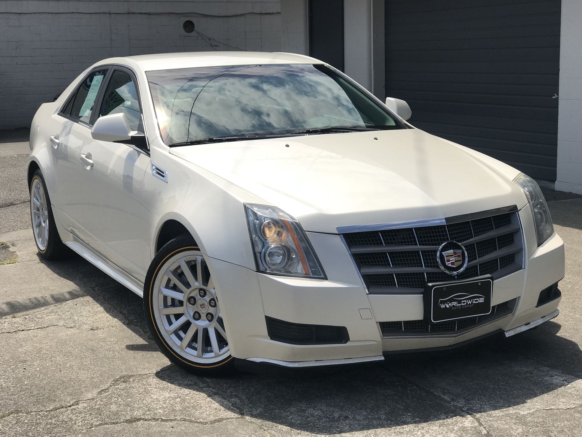 2010 Cadillac CTS V6 3.0 Off White Clean Title Vogue Tires