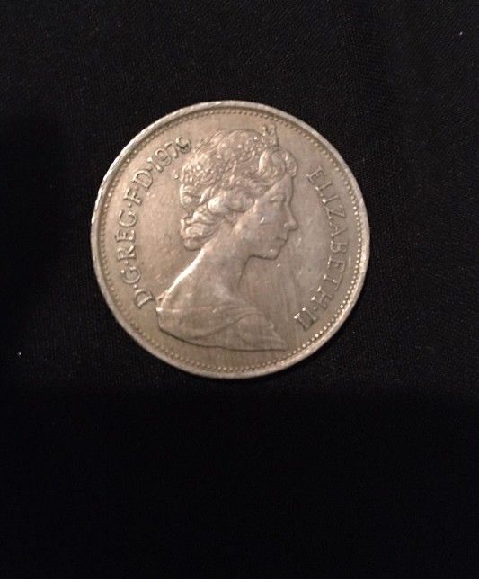 1979 Great Britain Elizabeth 2 10 new pence crown lion copper nickle