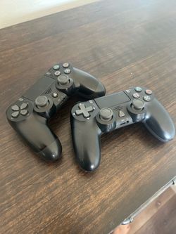 PlayStation 4 controllers
