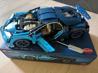 LEGO Technic Bugatti Chiron (42083) – Built Display Model
