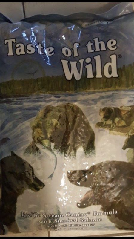 Taste of the wild (smoked salmon) 30 lbs