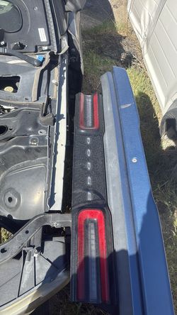 2020 challenger trunk lid light